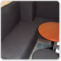 店舗・レストラン・ホテル等の椅子の画像